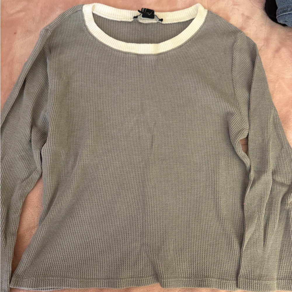Forever 21 Gray Ribbed Top with White Edging
